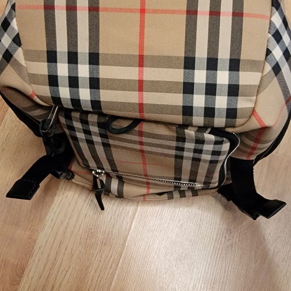 Burberry Archive beige Leo Sling Bag - Picture 8 of 16